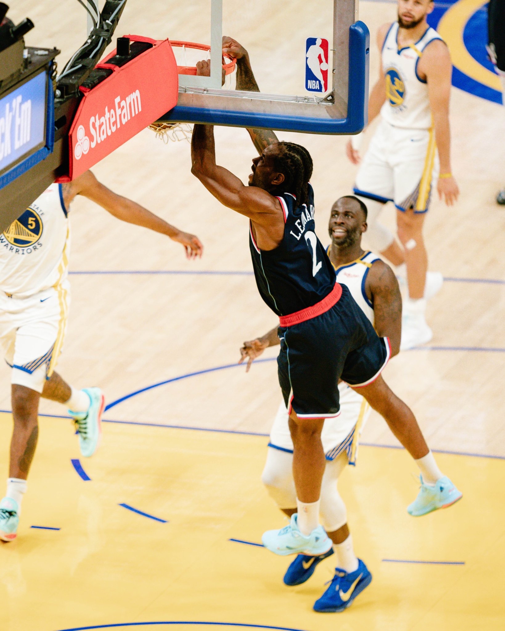 九游游戏旧版本-金州勇士发布备战花絮，转会期再遭质疑，NBA总决赛任务艰巨，赛程密集仍需轮换的简单介绍